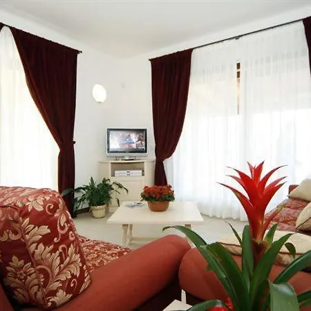 Sleeps 8 Pool Air Con * Bellagio
