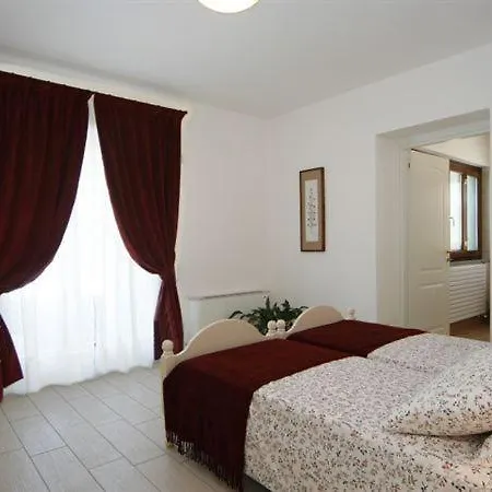 Sleeps 8 Pool Air Con Villa *