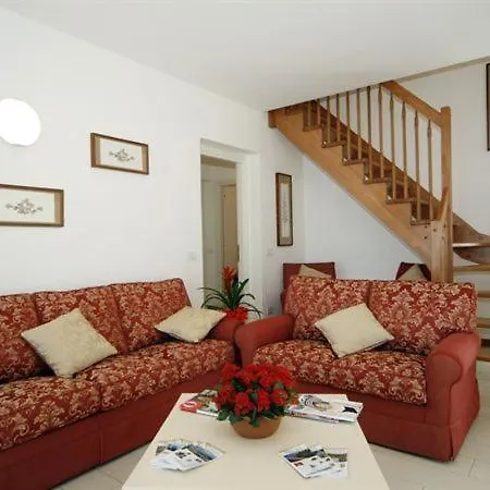 Villa Sleeps 8 Pool Air Con *