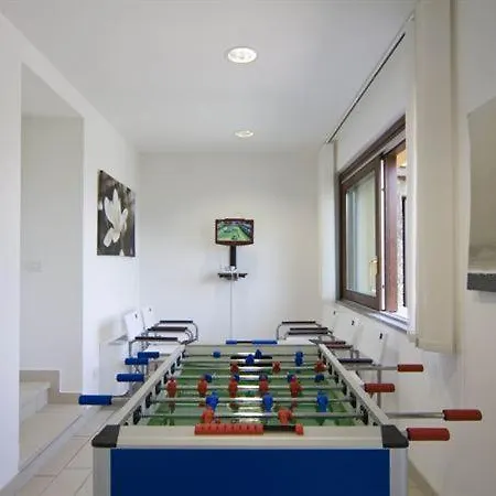 Sleeps 8 Pool Air Con * Bellagio